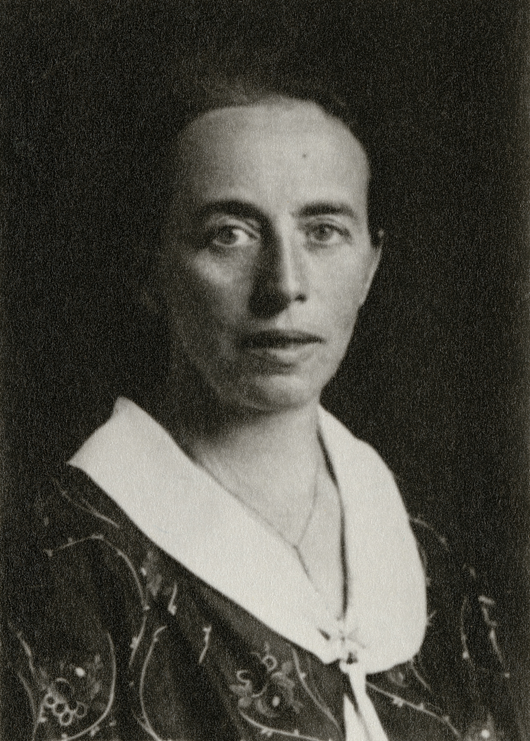Marga Wolf, um 1910
