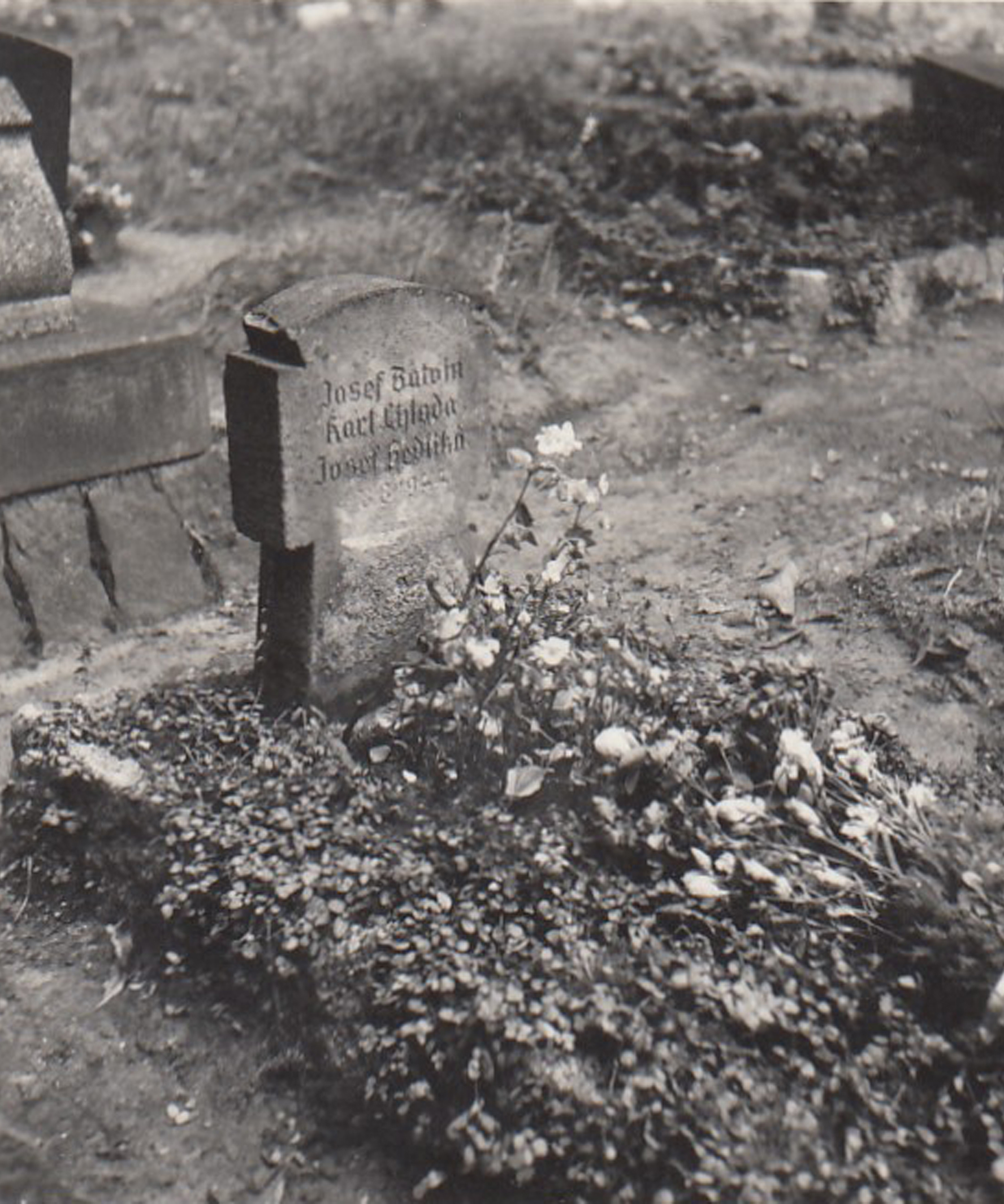 Grabstein für Josef Balvín, Karel Chlada und Josef Hrdlička, 1960er-Jahre
© privat