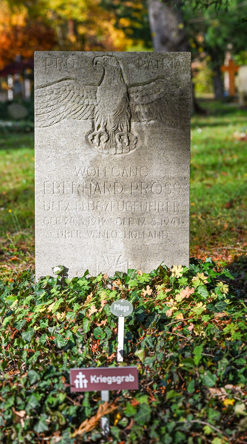 Grabstein für Eberhard Pross
© StSG/GSMP, Holm Helis, 2025