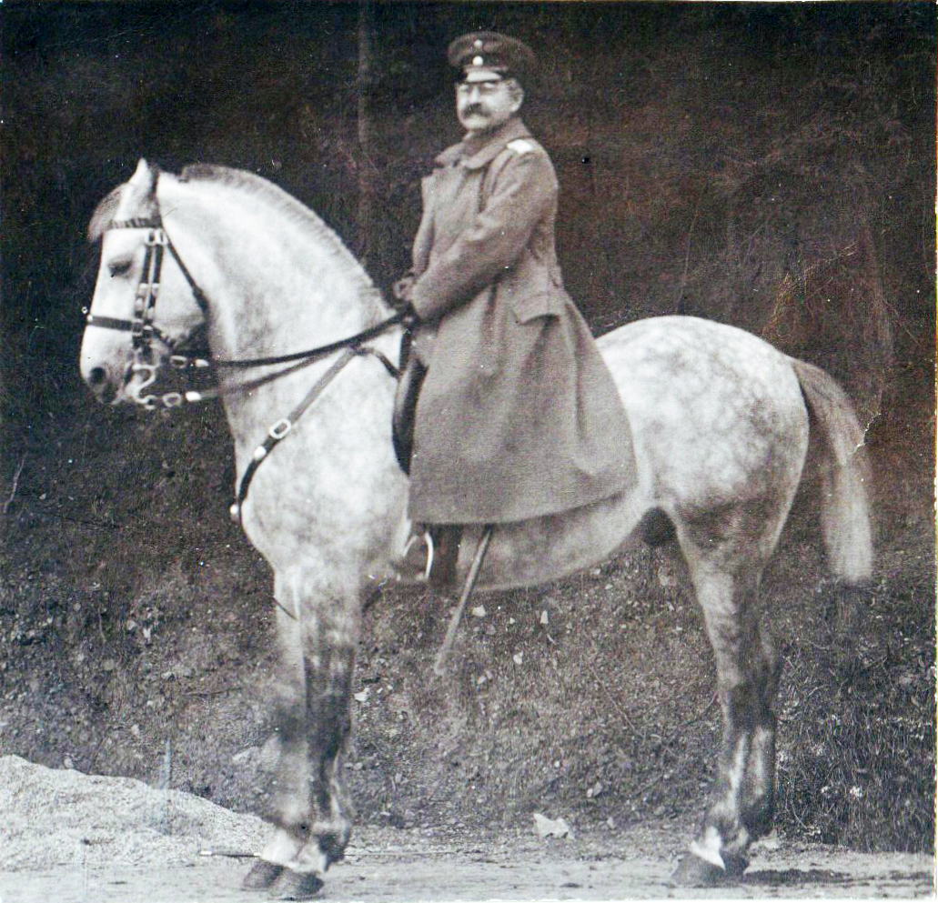 Arthur Heinrich von Krippendorff zu Pferd, 1916