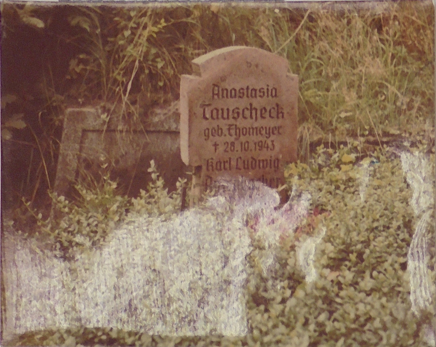 Grabstein für Anastasie Toušková, geborene Thomayerová, und Karel Anzenbacher, nach 1972
© Privatbesitz Grabstein für Anastasie Toušková