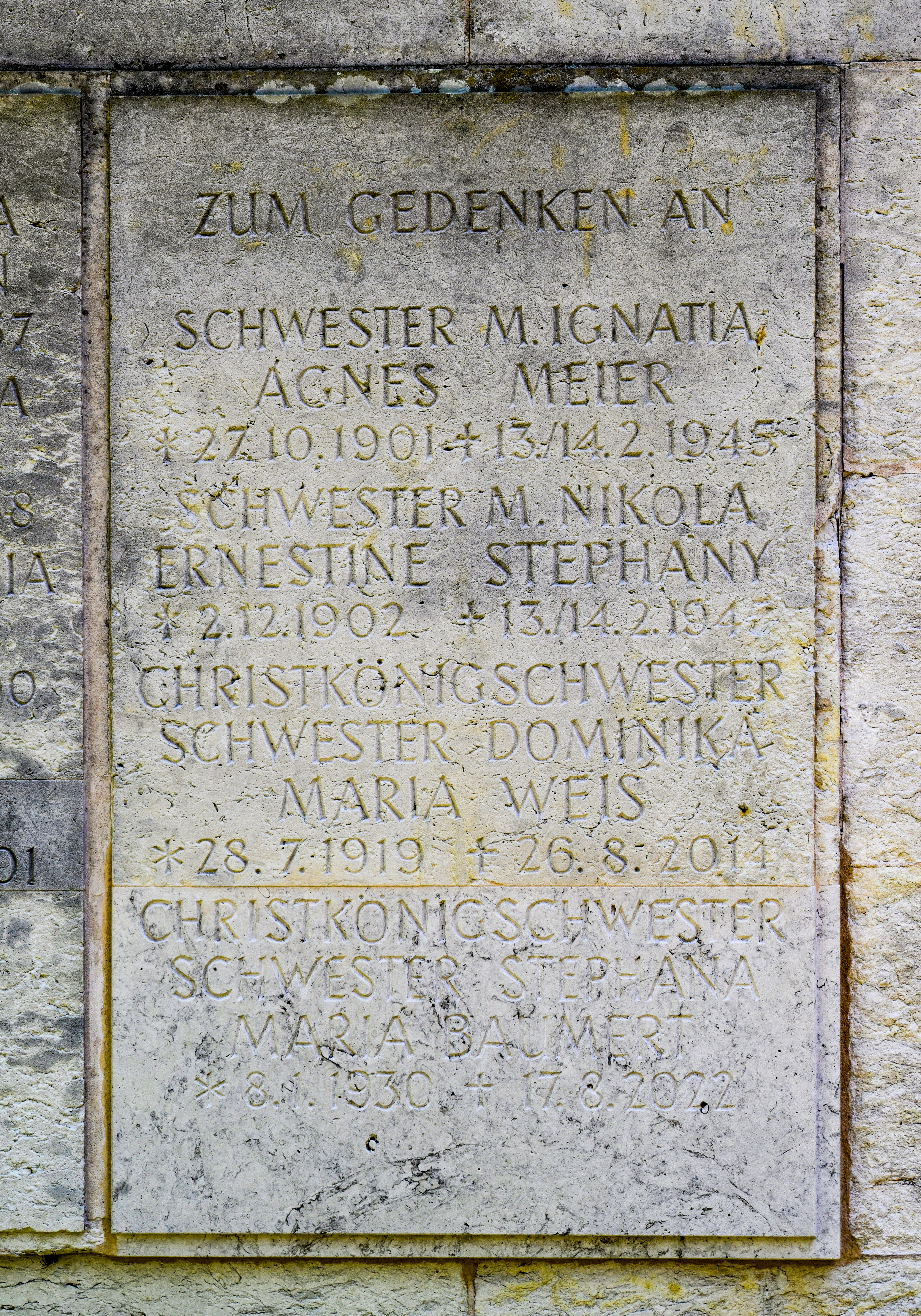 Gedenktafel für die Schwestern Maria Ignatia (Agnes Meier) und Maria Nikola (Ernestine Stephany, deren Leichname nicht geborgen wurden
© StSG/GSMP, Holm Helis, 2024